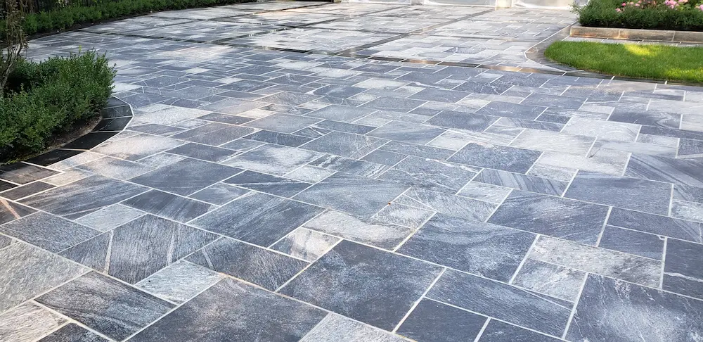 pristine, large patio